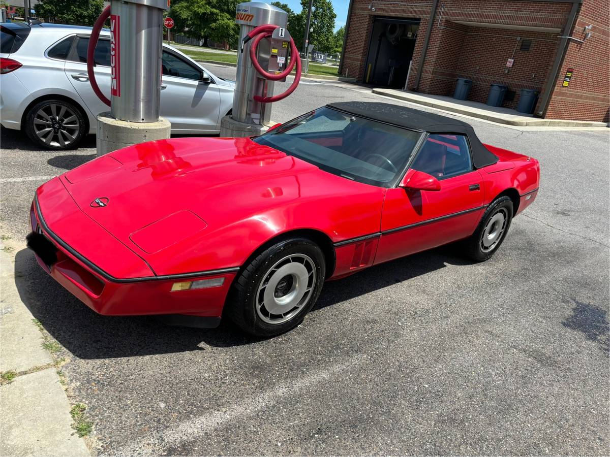 Chevrolet-corvette-convertible-1987-red