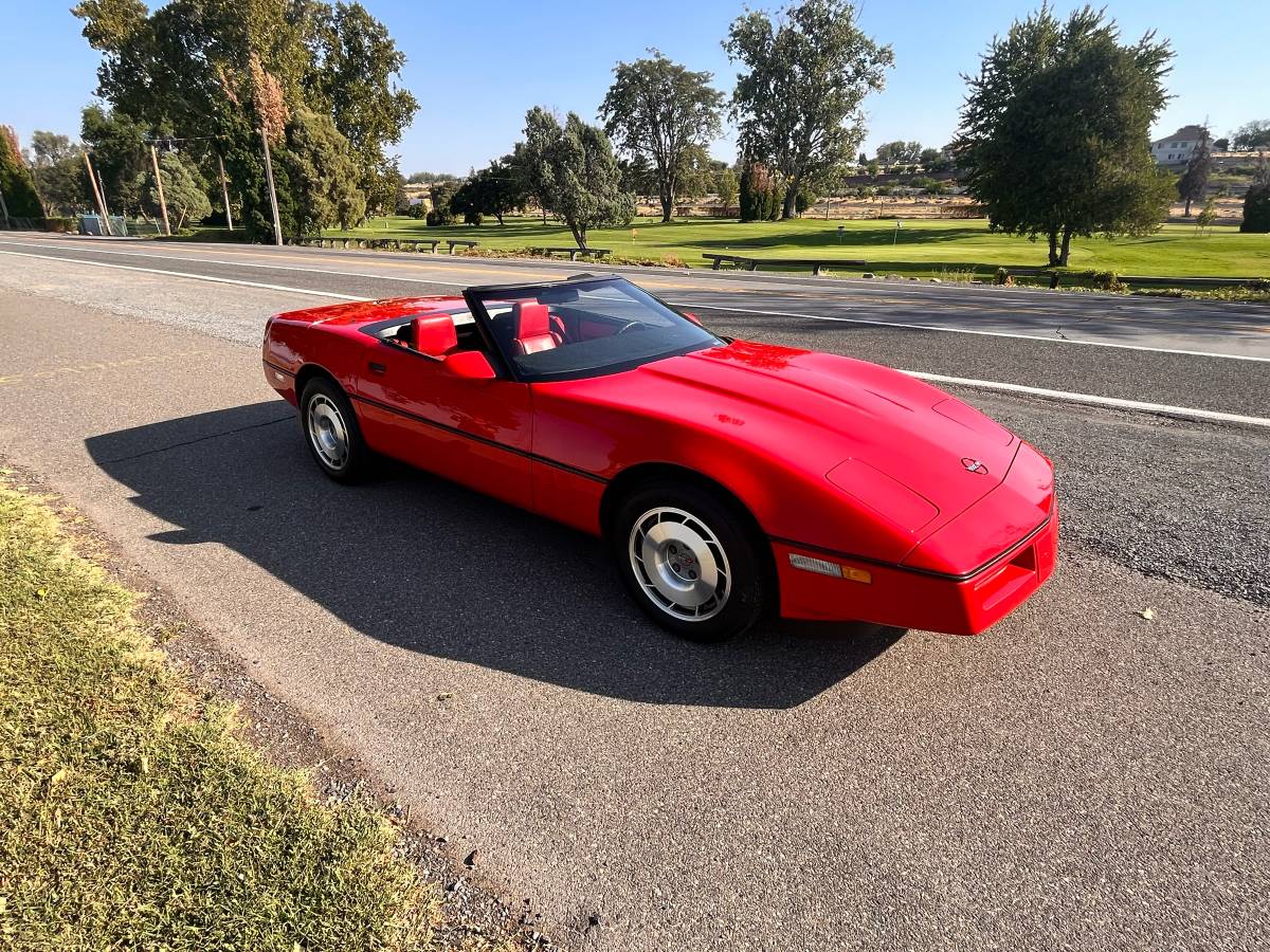 Chevrolet-corvette-convertible-1987-red-4