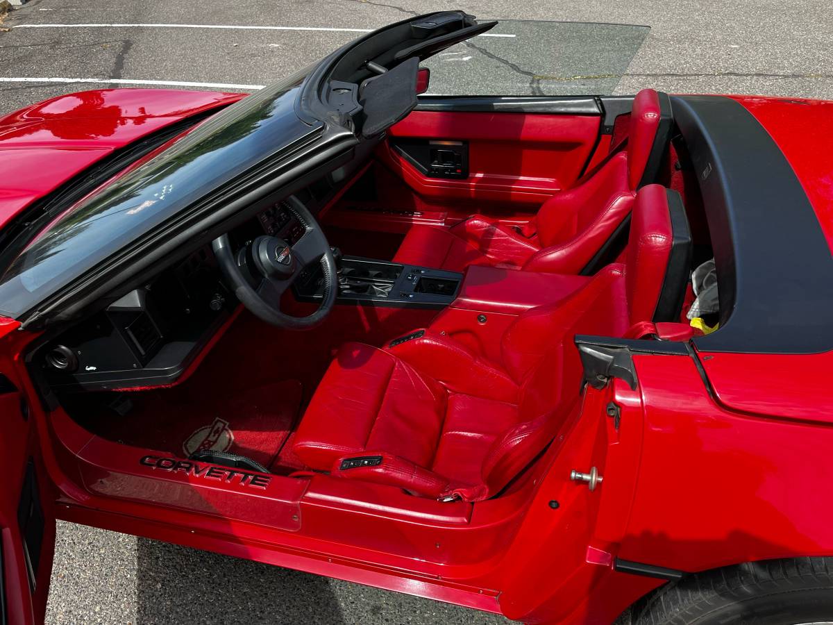 Chevrolet-corvette-convertible-1987-red-5