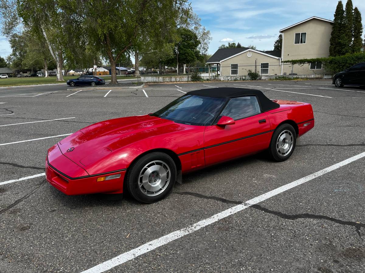 Chevrolet-corvette-convertible-1987-red-6