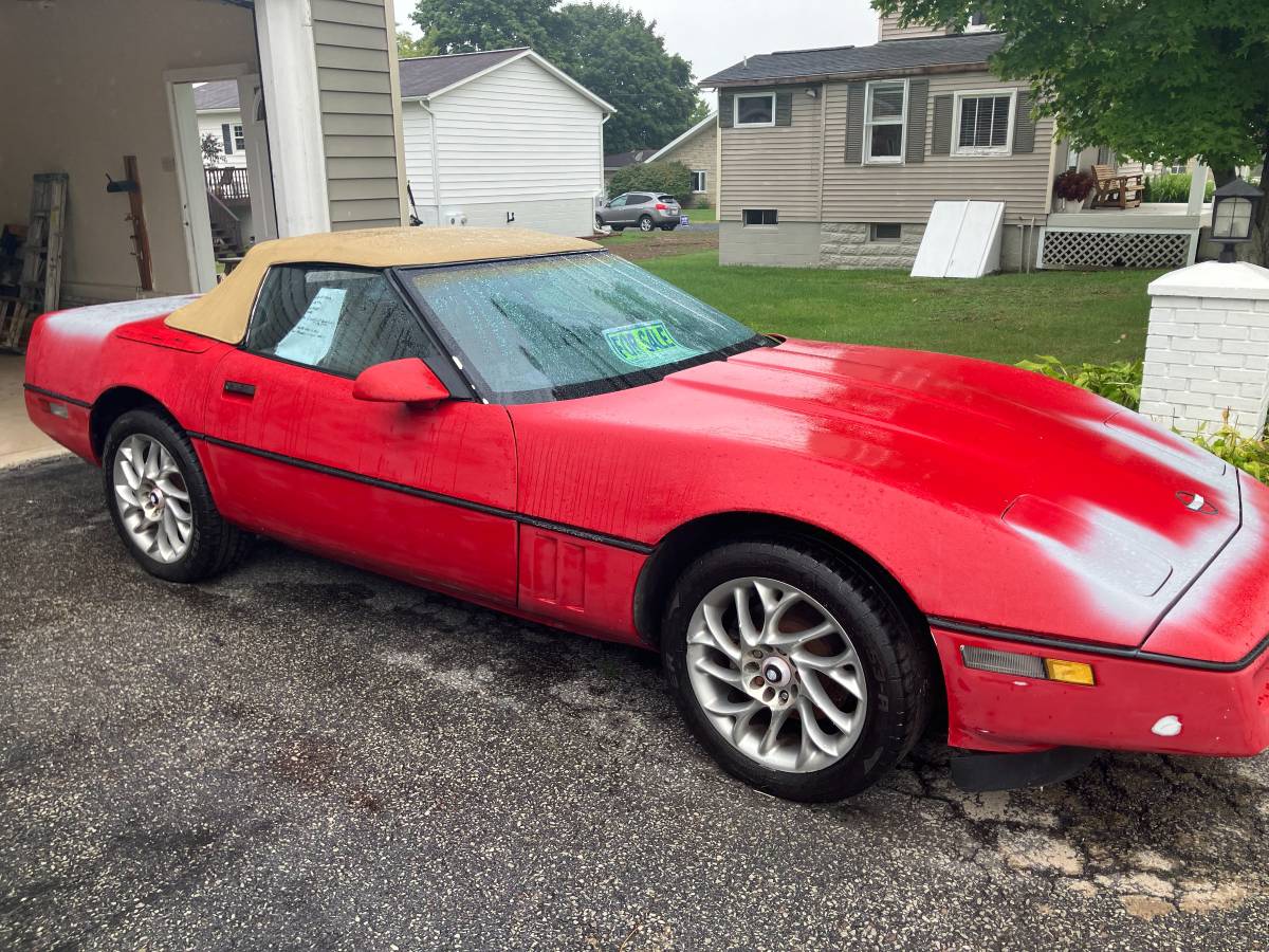Chevrolet-corvette-convertible-1987-red
