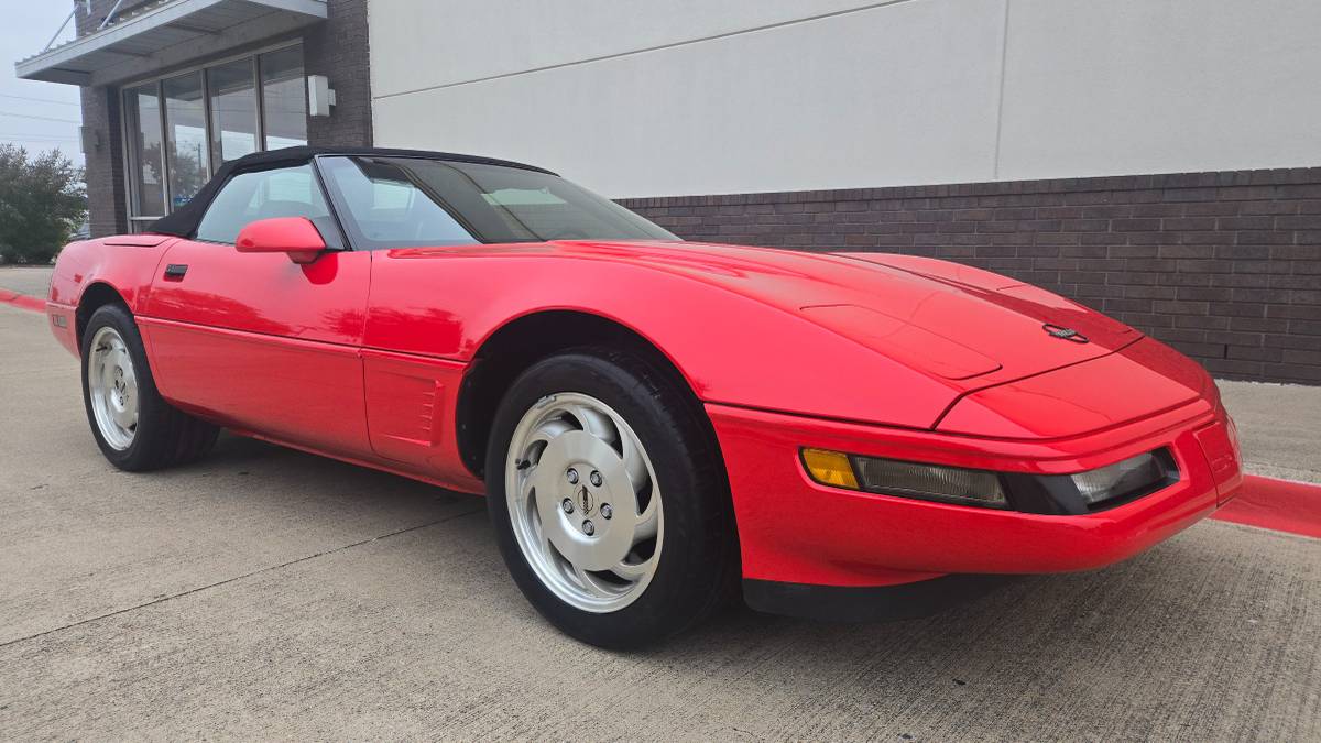 Chevrolet-corvette-convertible-1995-red-1