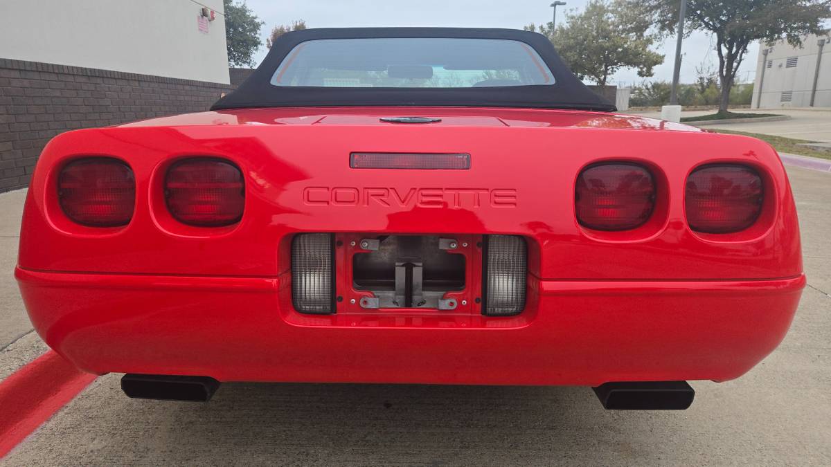 Chevrolet-corvette-convertible-1995-red-17