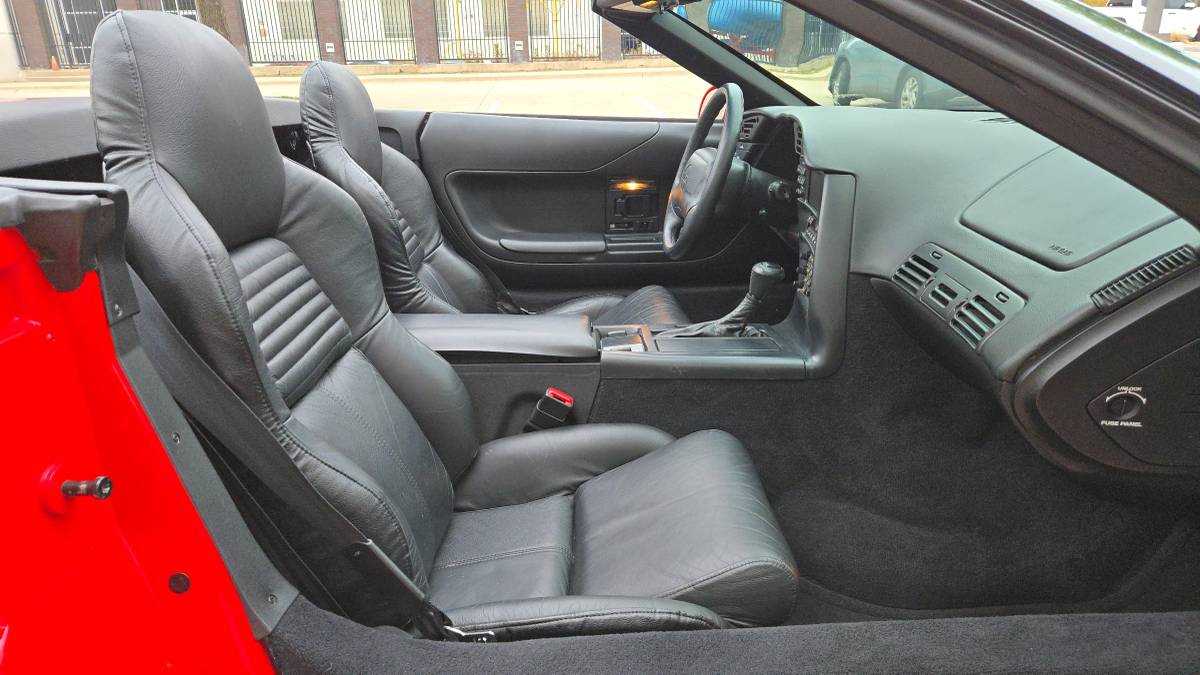 Chevrolet-corvette-convertible-1995-red-21