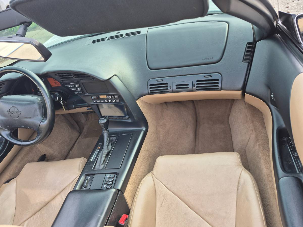 Chevrolet-corvette-convertible-1995-white-10