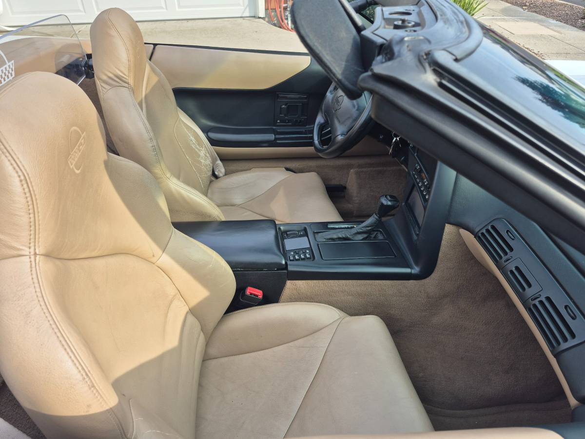 Chevrolet-corvette-convertible-1995-white-12