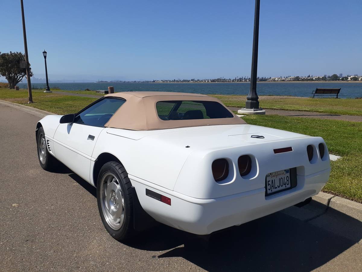Chevrolet-corvette-convertible-1995-white-5