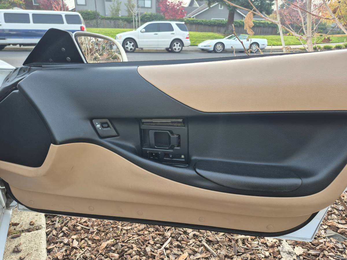 Chevrolet-corvette-convertible-1995-white-7