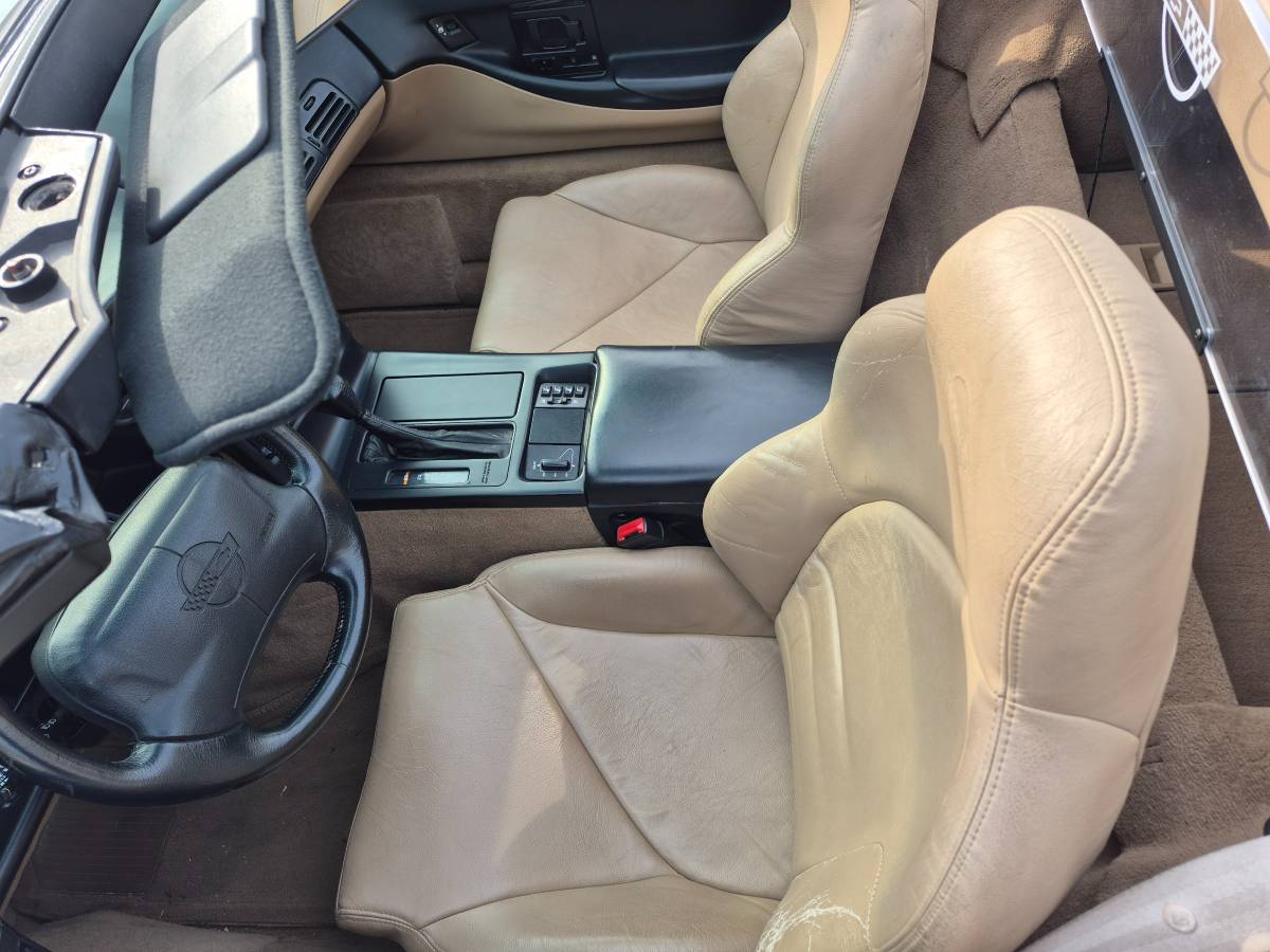 Chevrolet-corvette-convertible-1995-white-8