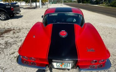 Chevrolet-corvette-coupe-1967-red-1
