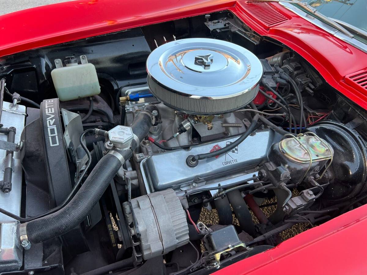 Chevrolet-corvette-coupe-1967-red-8