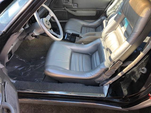 Chevrolet-corvette-coupe-1978-black-11