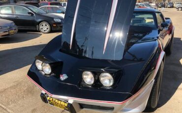 Chevrolet-corvette-coupe-1978-black-3