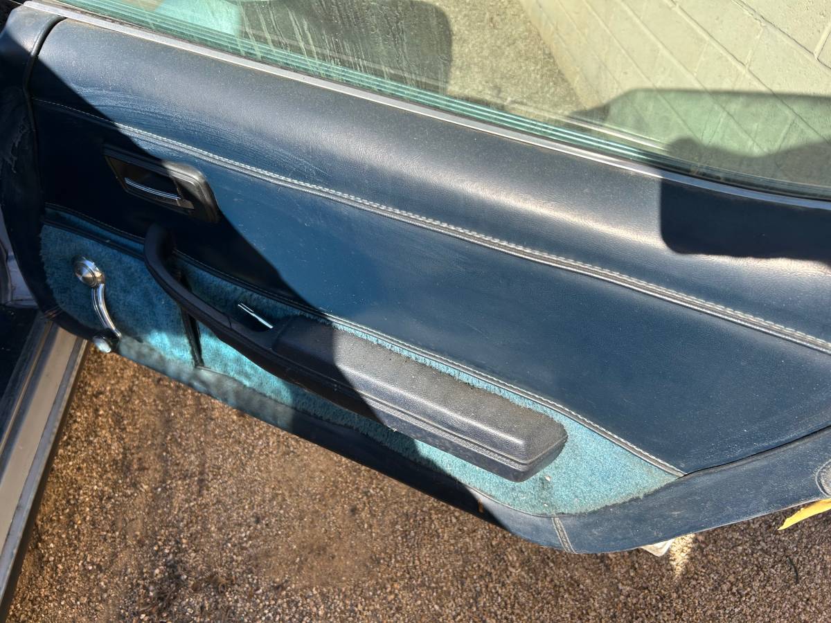 Chevrolet-corvette-coupe-1978-silver-10