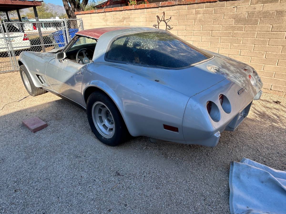 Chevrolet-corvette-coupe-1978-silver-14