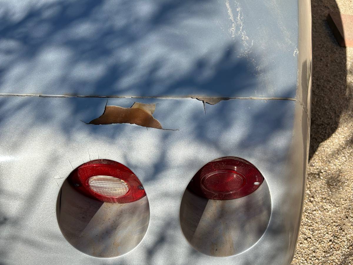 Chevrolet-corvette-coupe-1978-silver-16