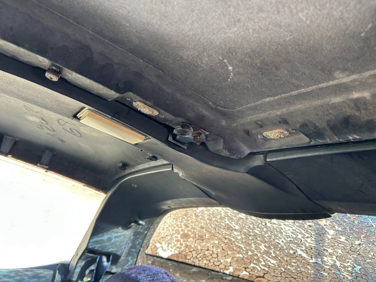 Chevrolet-corvette-coupe-1978-silver-22