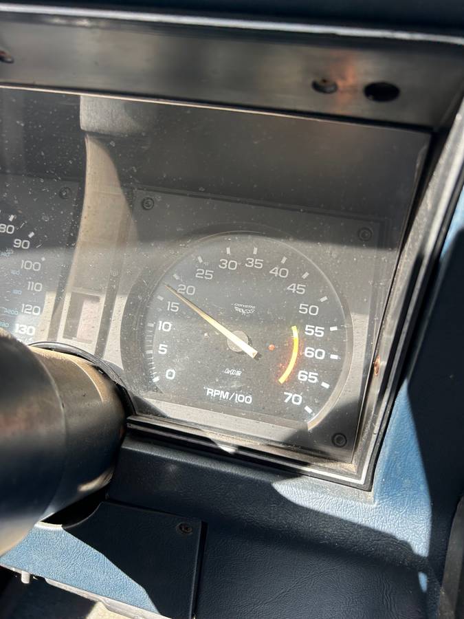 Chevrolet-corvette-coupe-1978-silver-8