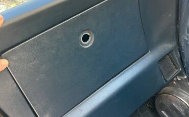 Chevrolet-corvette-coupe-1978-silver-9