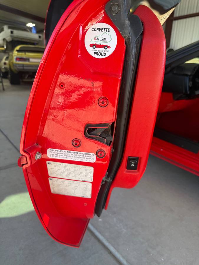 Chevrolet-corvette-coupe-1994-red-14