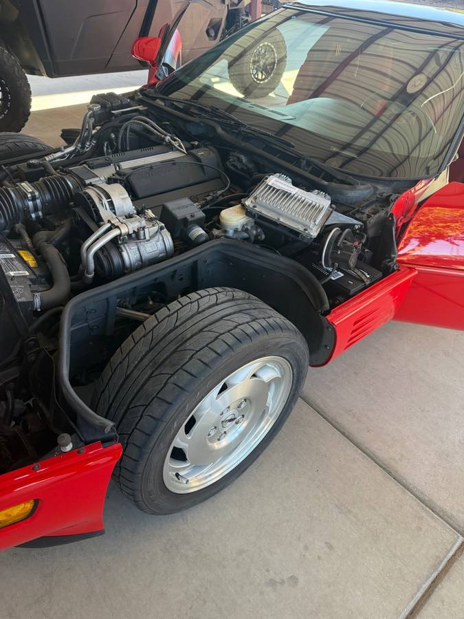 Chevrolet-corvette-coupe-1994-red-15