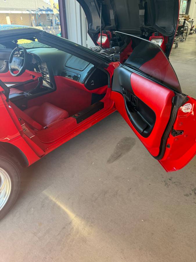 Chevrolet-corvette-coupe-1994-red-18