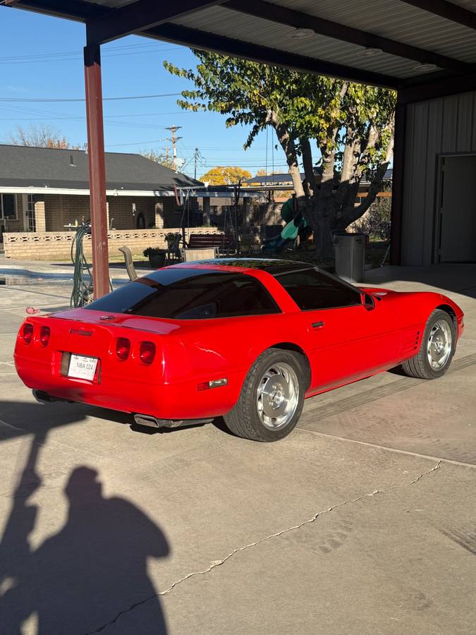 Chevrolet-corvette-coupe-1994-red-2