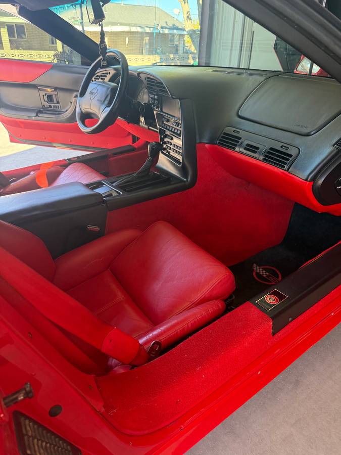 Chevrolet-corvette-coupe-1994-red-4