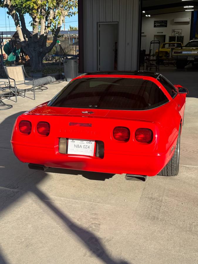 Chevrolet-corvette-coupe-1994-red