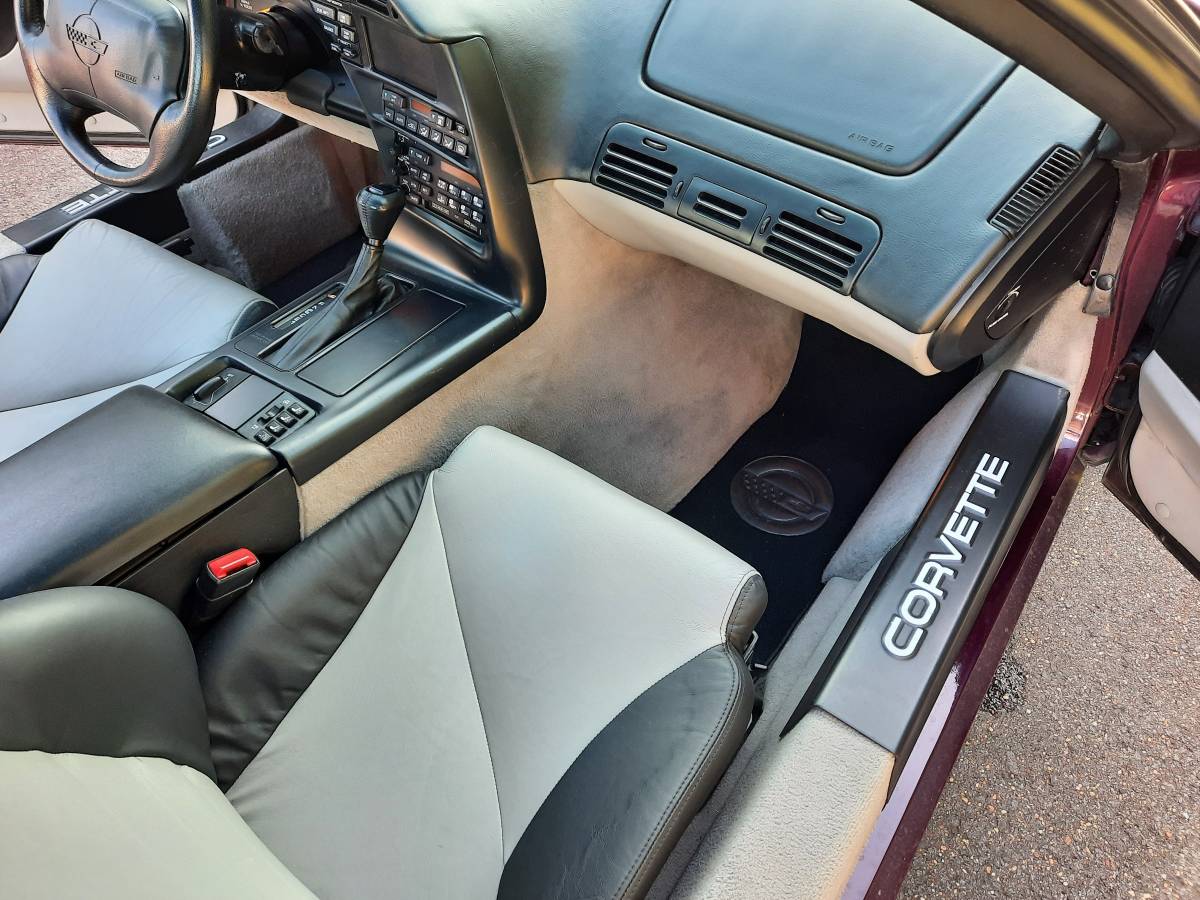 Chevrolet-corvette-coupe-1995-purple-10