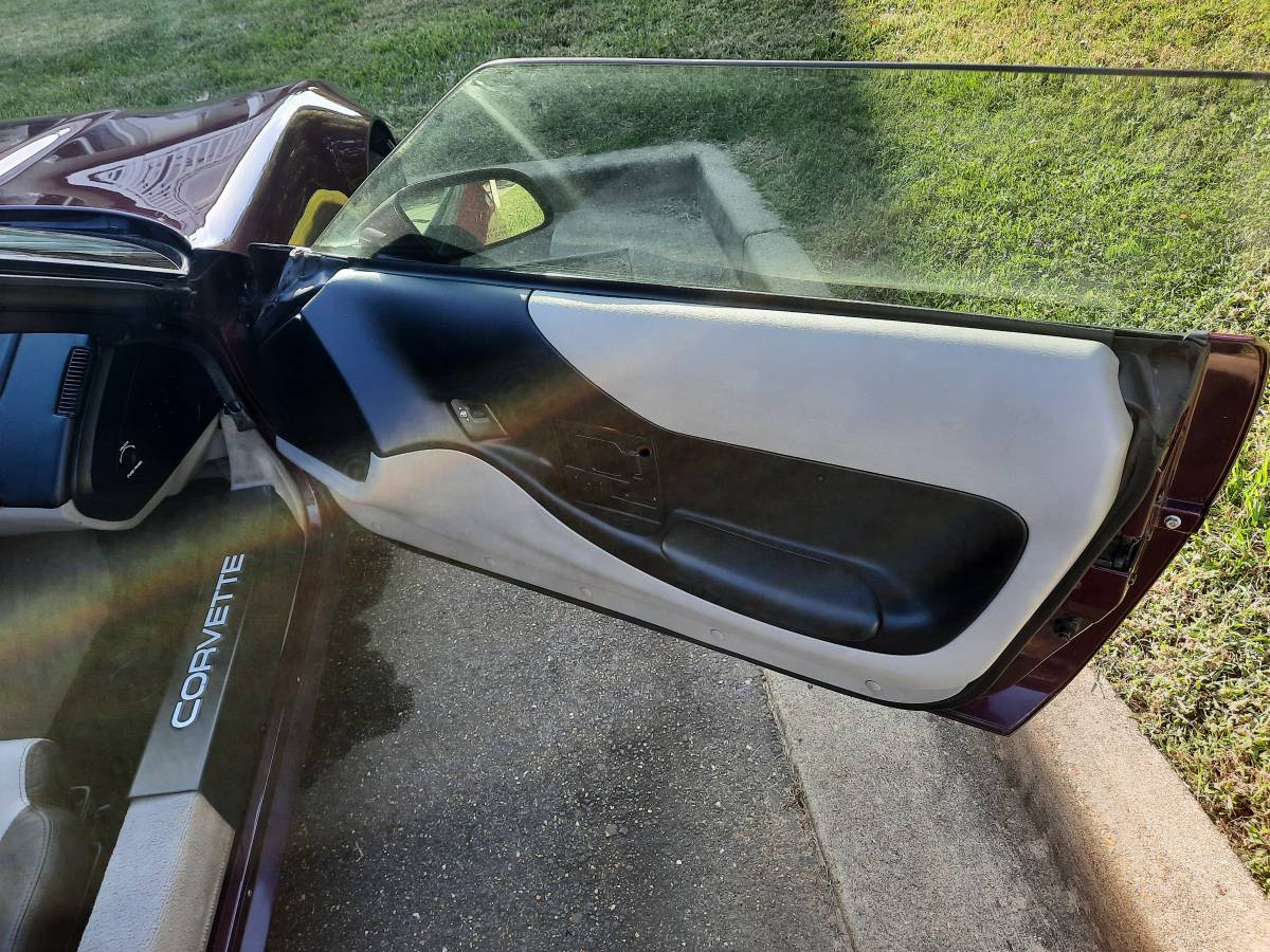 Chevrolet-corvette-coupe-1995-purple-12