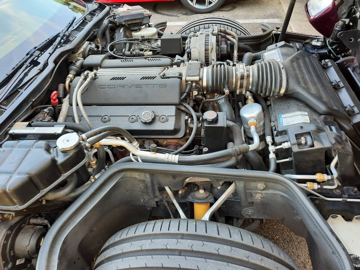 Chevrolet-corvette-coupe-1995-purple-14