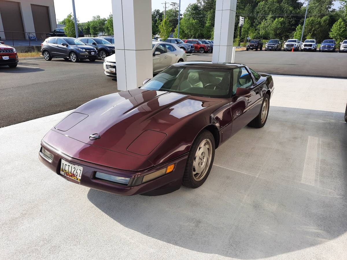 Chevrolet-corvette-coupe-1995-purple-2
