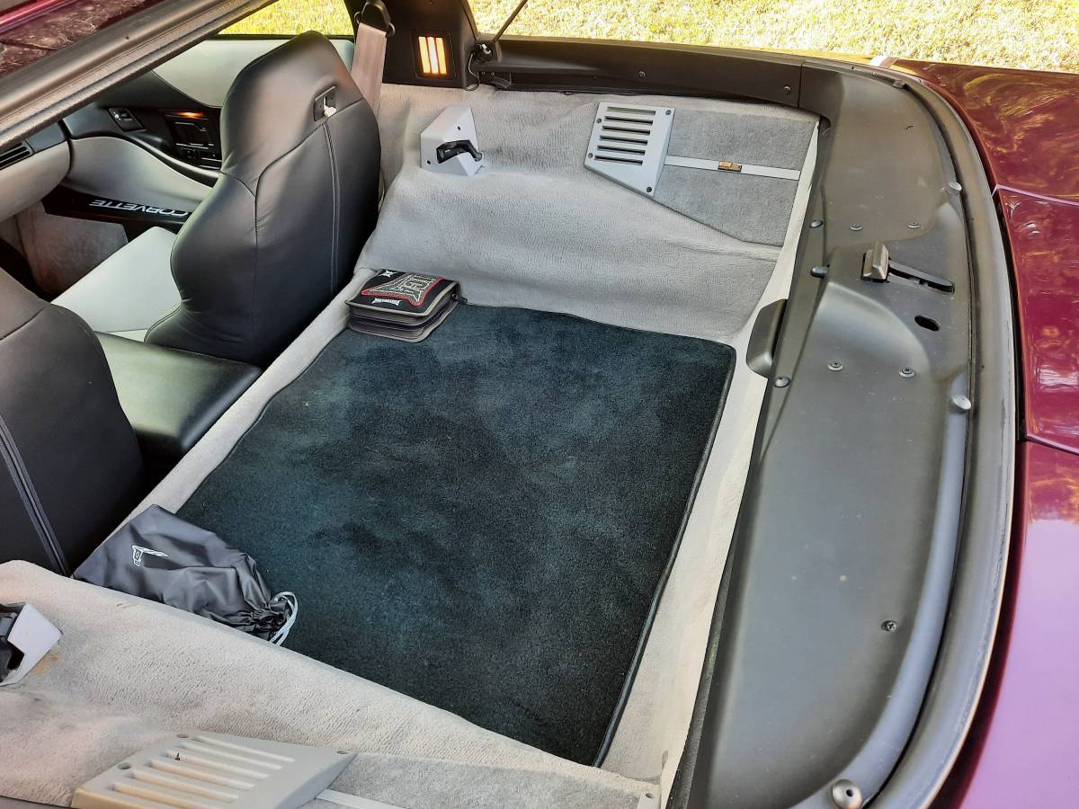 Chevrolet-corvette-coupe-1995-purple-9