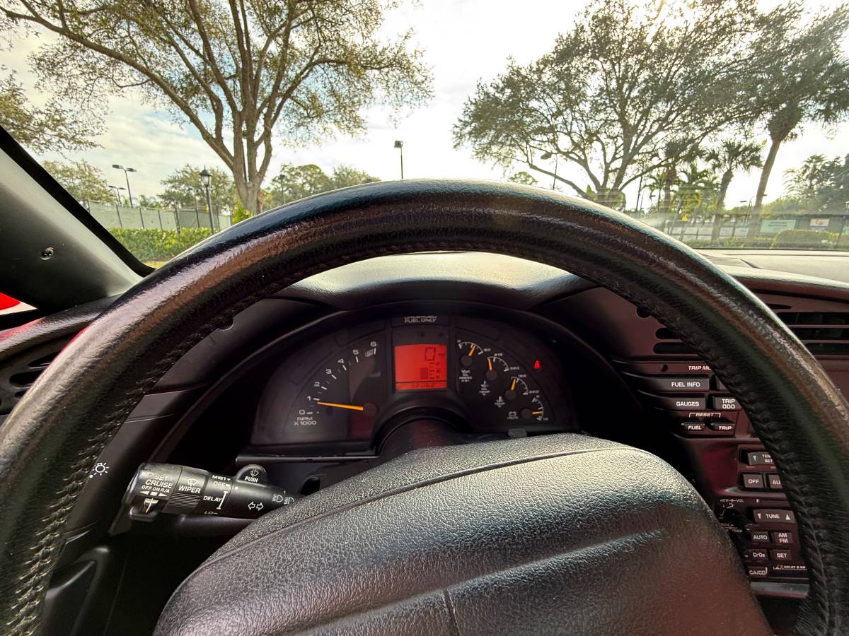 Chevrolet-corvette-coupe-1996-red-5