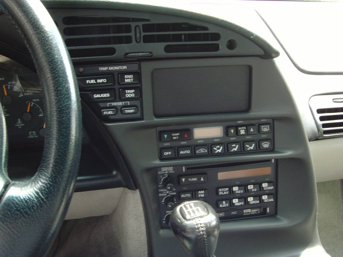 Chevrolet-corvette-coupe-1996-silver-3