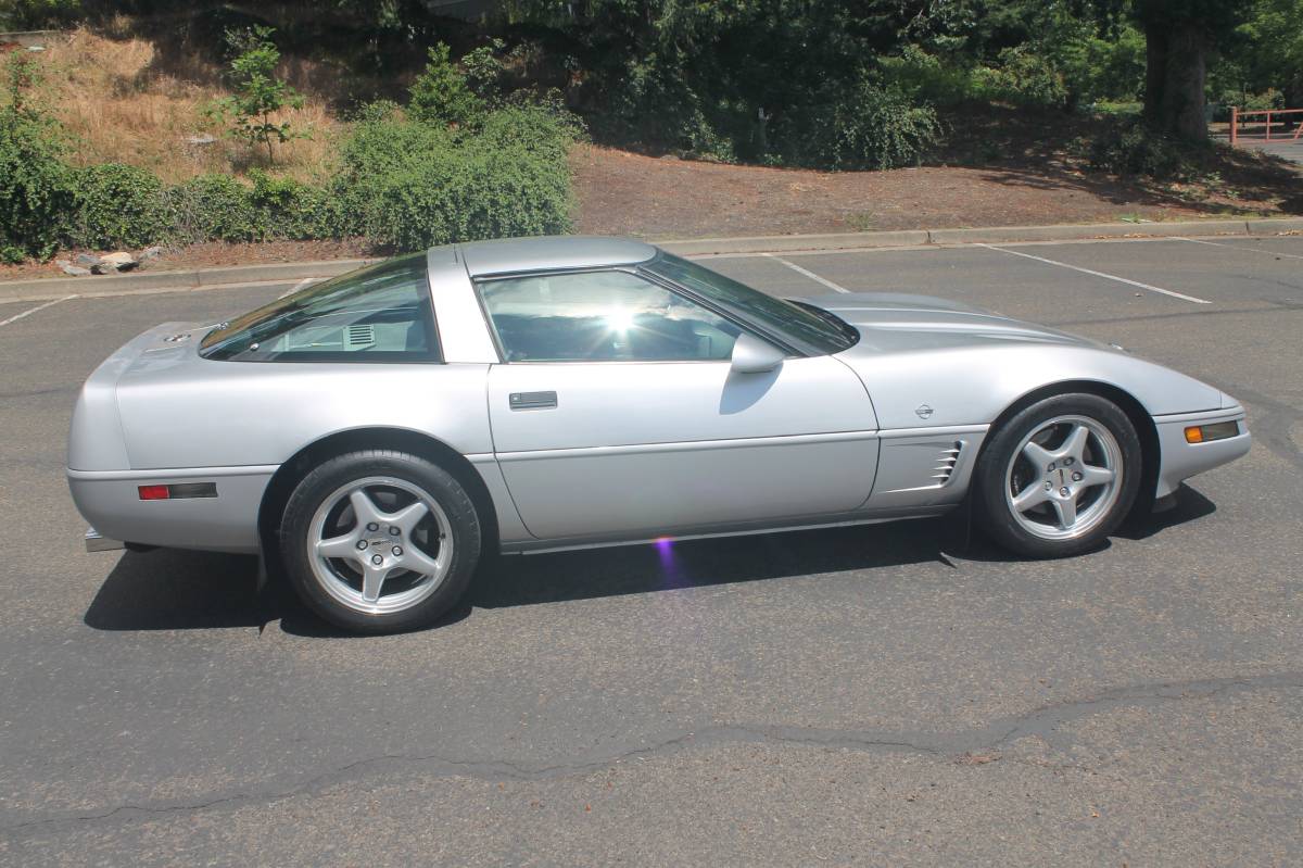 Chevrolet-corvette-coupe-1996-silver-6