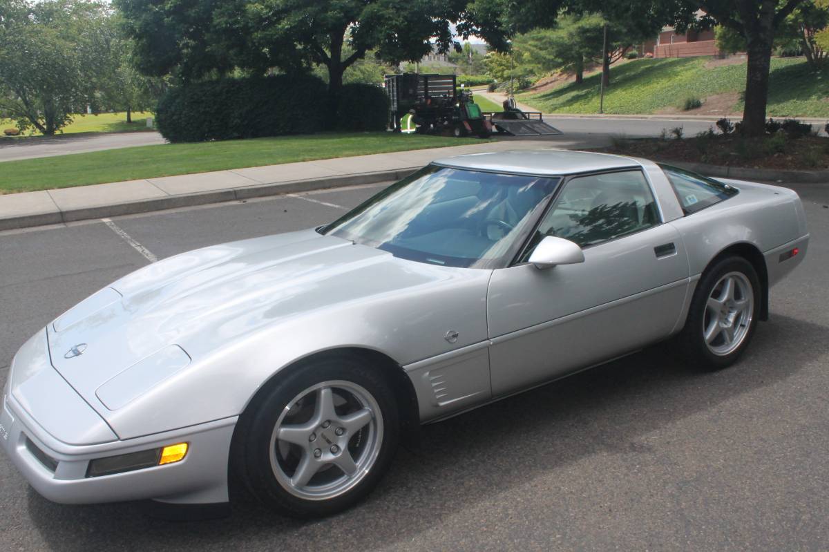 Chevrolet-corvette-coupe-1996-silver-7