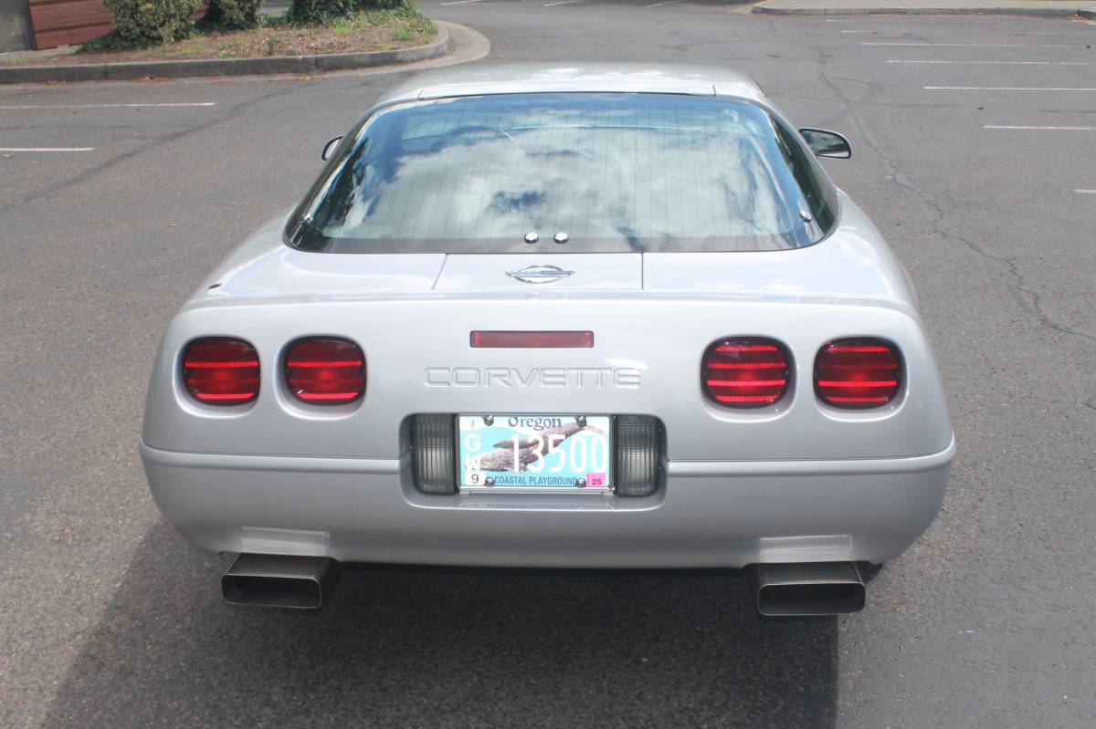 Chevrolet-corvette-coupe-1996-silver-8