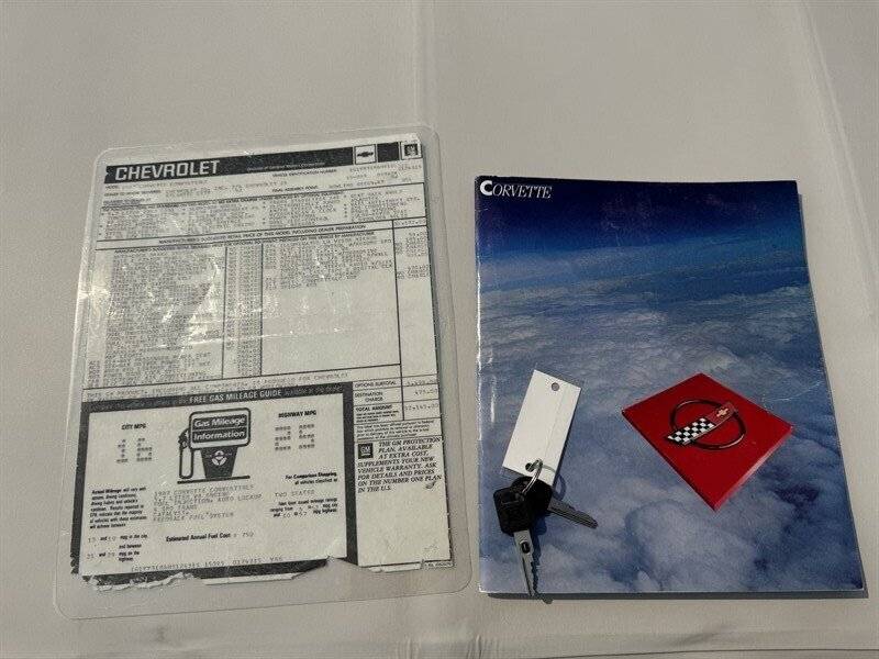 Chevrolet-corvette-greenwood-convertible-1987-19