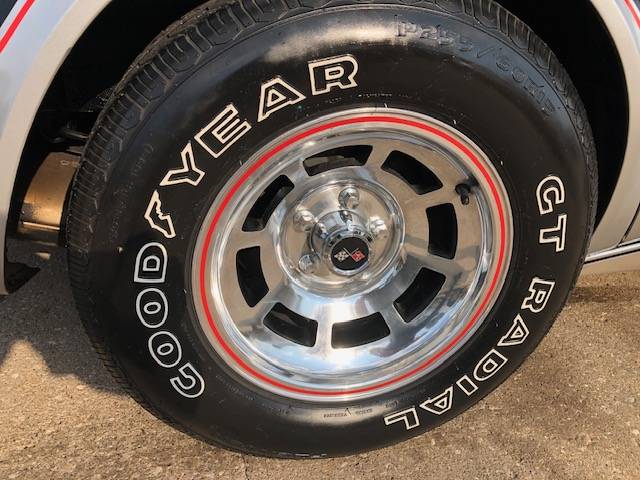 Chevrolet-corvette-pace-car-1978-black-1