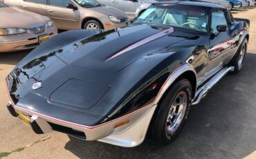 Chevrolet-corvette-pace-car-1978-black-10