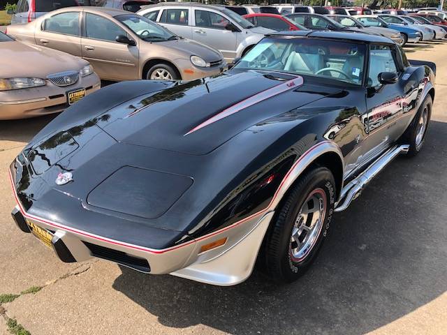 Chevrolet-corvette-pace-car-1978-black-10