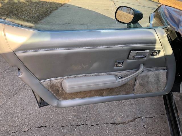 Chevrolet-corvette-pace-car-1978-black-12