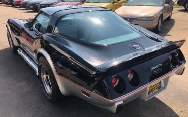 Chevrolet-corvette-pace-car-1978-black-14