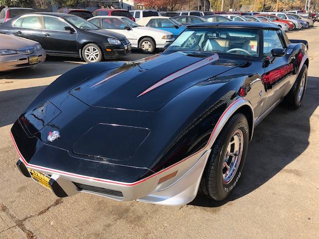 Chevrolet-corvette-pace-car-1978-black-16