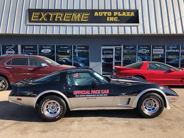 Chevrolet-corvette-pace-car-1978-black-2