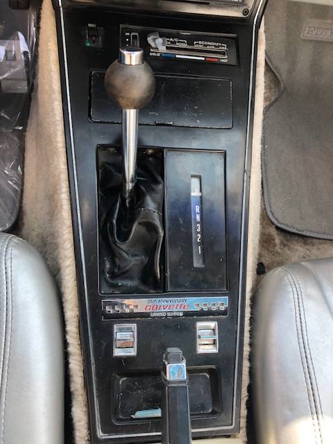 Chevrolet-corvette-pace-car-1978-black-2