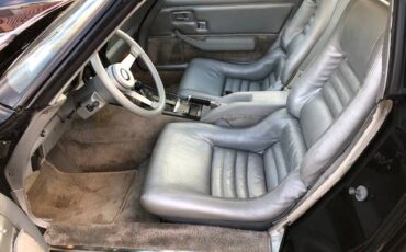 Chevrolet-corvette-pace-car-1978-black