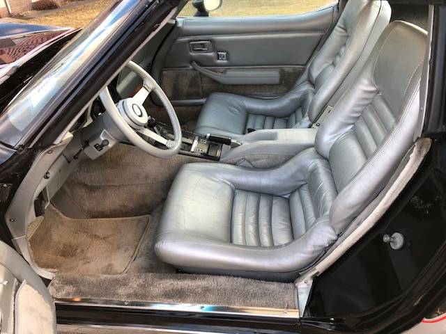 Chevrolet-corvette-pace-car-1978-black